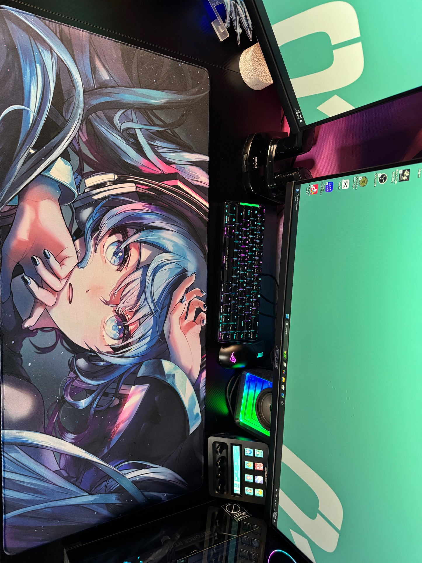 Hatsune Miku look at me